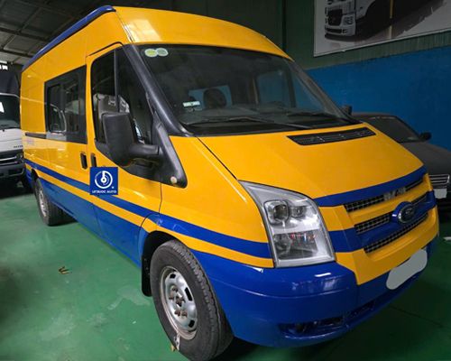 XE TẢI VAN FORD TRANSIT ĐỜI 2013