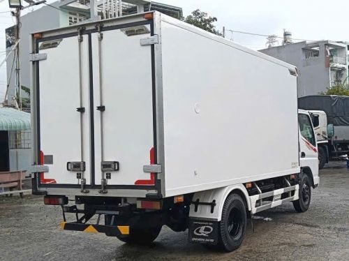 XE TẢI ĐÔNG LẠNH MITSUBISHI 1.6 TẤN ĐỜI 2009